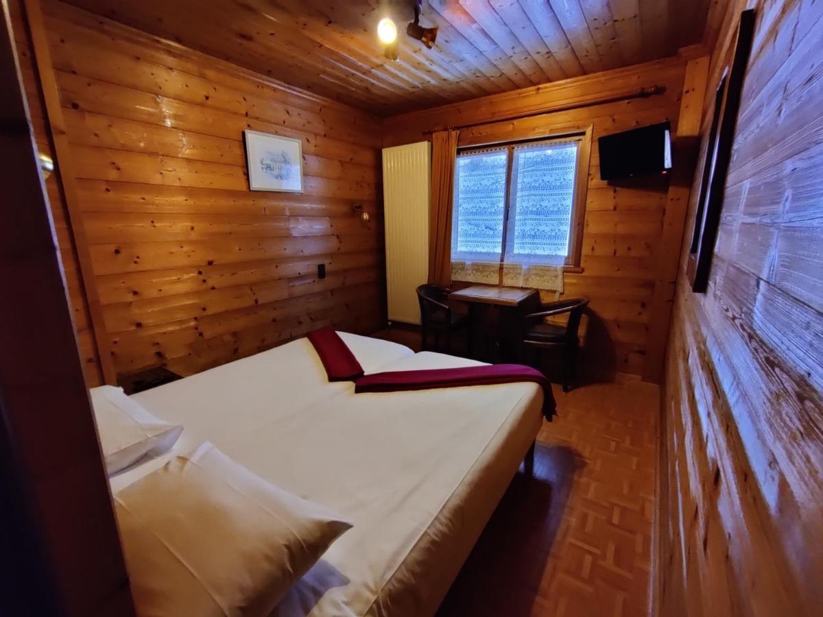 Twin Room Bath